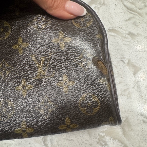 Louis Vuitton Brown Monogram Toiletry Bag - Picture 4 of 9